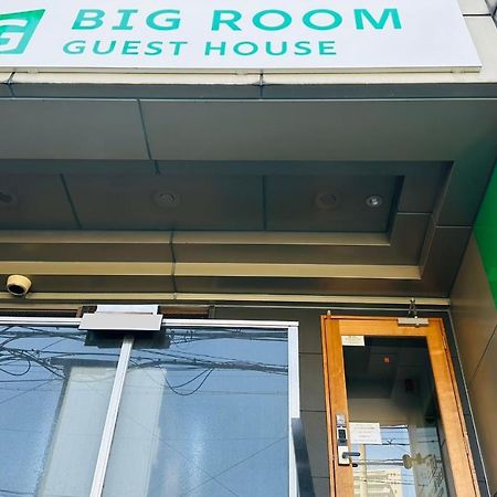 Big Room Guest House Osaka Exterior photo